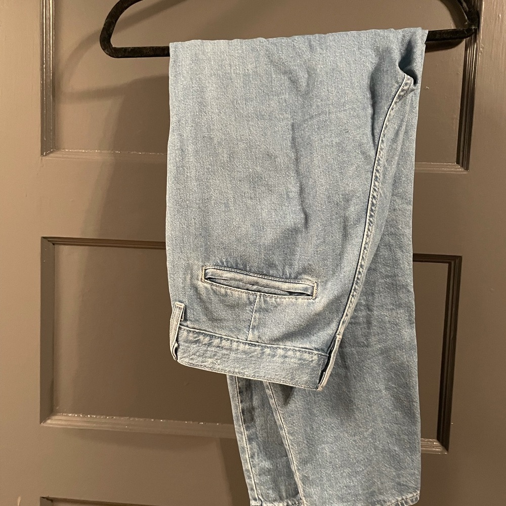 Levi’s Light Wash Jeans